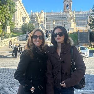 Meet your Posher, Valentina